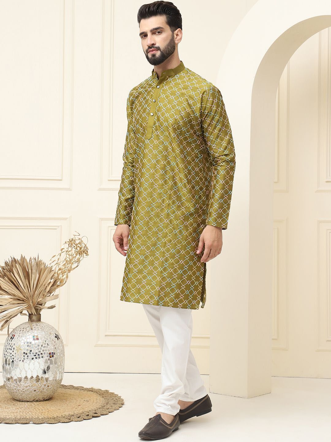SOJANYA Geometric Embroidered Regular Cotton Silk Kurta With Pyjama