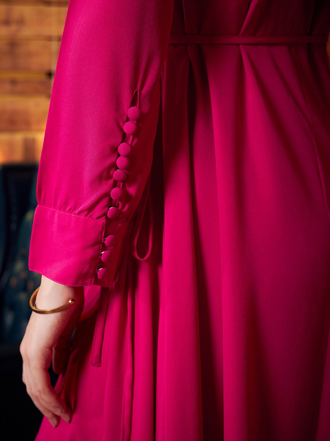 Berrylush Pink Solid V-Neck Cuffed Tie-Up Sleeves Maxi Dress