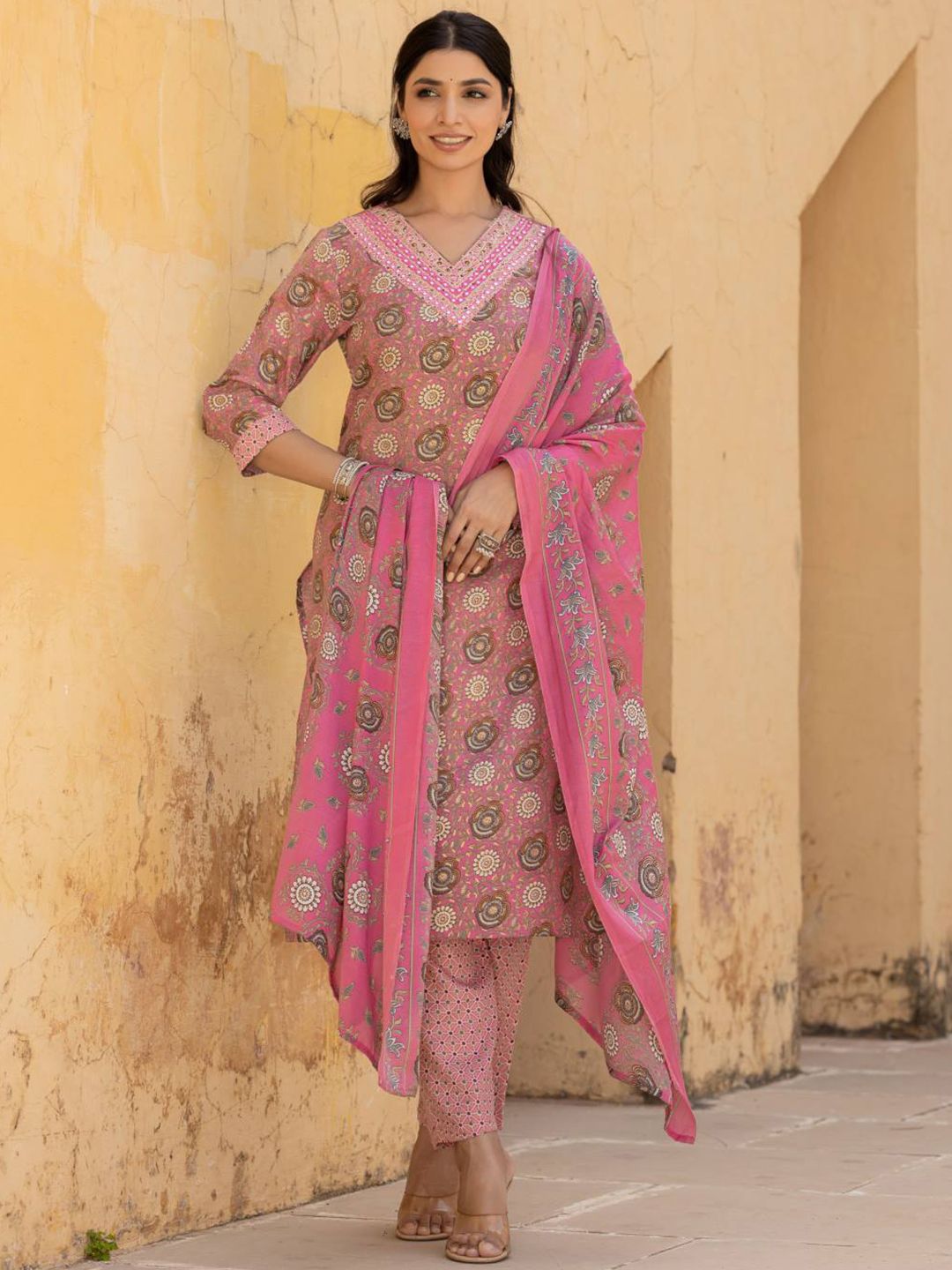Varanga Women Floral Embroidered Regular Mirror Work Kurta with Trousers & With Dupatta
