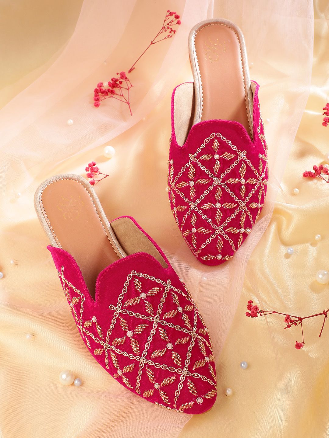House of Pataudi Women Embellished Ethnic Mules
