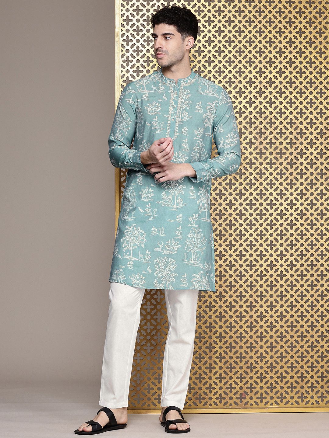 House of Pataudi Floral Printed Zari Detailed Regular Jashn Kurta with Trousers