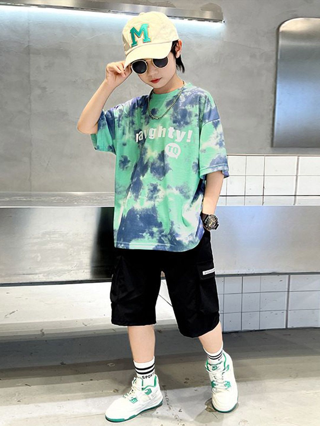 YK Boys Printed Round Neck T-Shirt With Shorts
