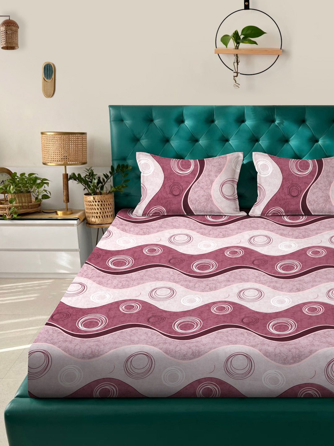 Myntra Elegant Homes Pink 300 TC Dilengkapi Cadar King dengan 2 Sarung Bantal-98 x 89 inci