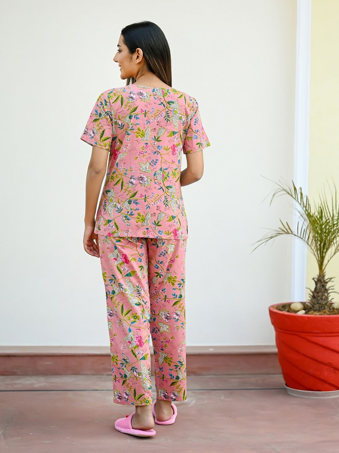 SANSKRUTIHOMES Women Peach-Coloured & Green Printed Pure Cotton Night suit