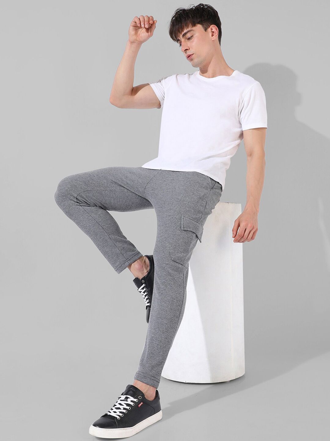 Campus Sutra Lelaki Berjalur Regular Fit Cotton Track Seluar