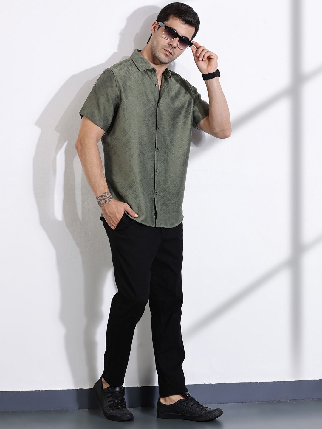 Thomas Scott Men Smart Slim Fit Cutaway Collar Geometric Printed Casual Shirt