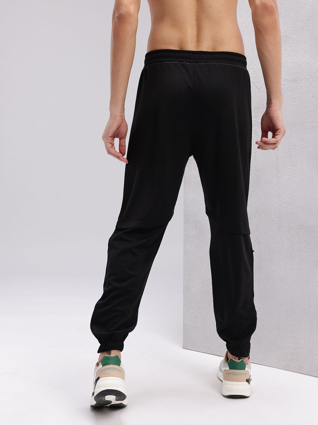 HRX by Hrithik Roshan Men Colourblocked Rapid-Dry Running Joggers