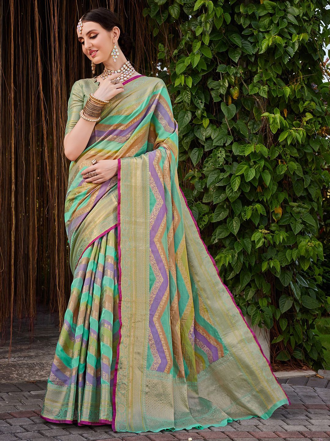 KALINI Women Silk Blend Woven Banarasi Saree With Blouse Piece