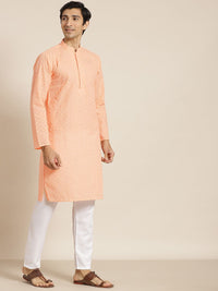 SOJANYA Lelaki Kurta Kapas Tulen Chikankari Warna Peach dengan Churidar & Nehrujacket