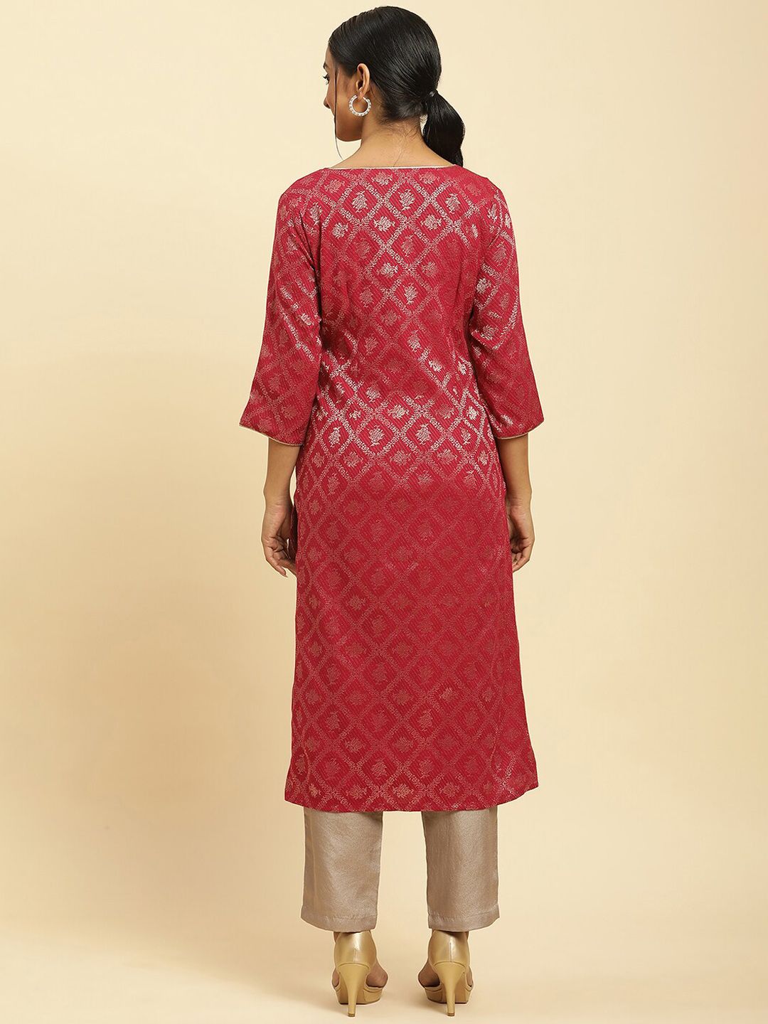W Ethnic Motifs Woven Design V-Neck Gotta Patti Straight Kurta