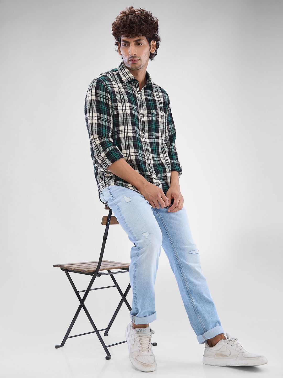 SPYKAR Men Slim Fit Opaque Checked Spread Collar Casual Shirt