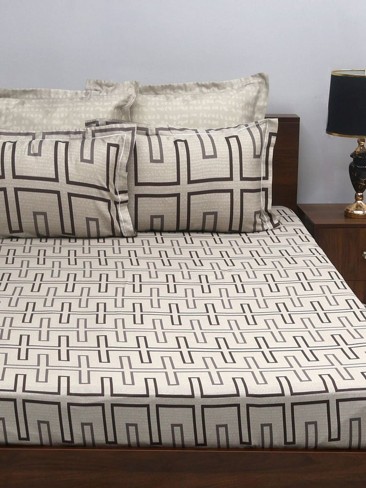 BOMBAY DYEING Reverie Grey Pure Cotton 300 TC King Bedsheet with 4 Pillow Covers