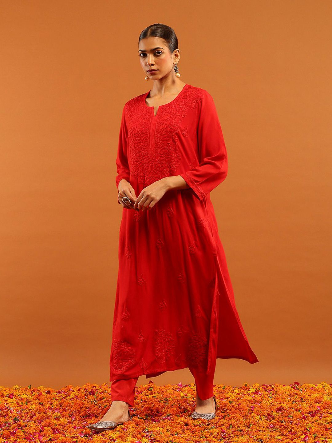 Rumah Wanita Chikankari Kurta Bersulam Chikankari Rayon Merah