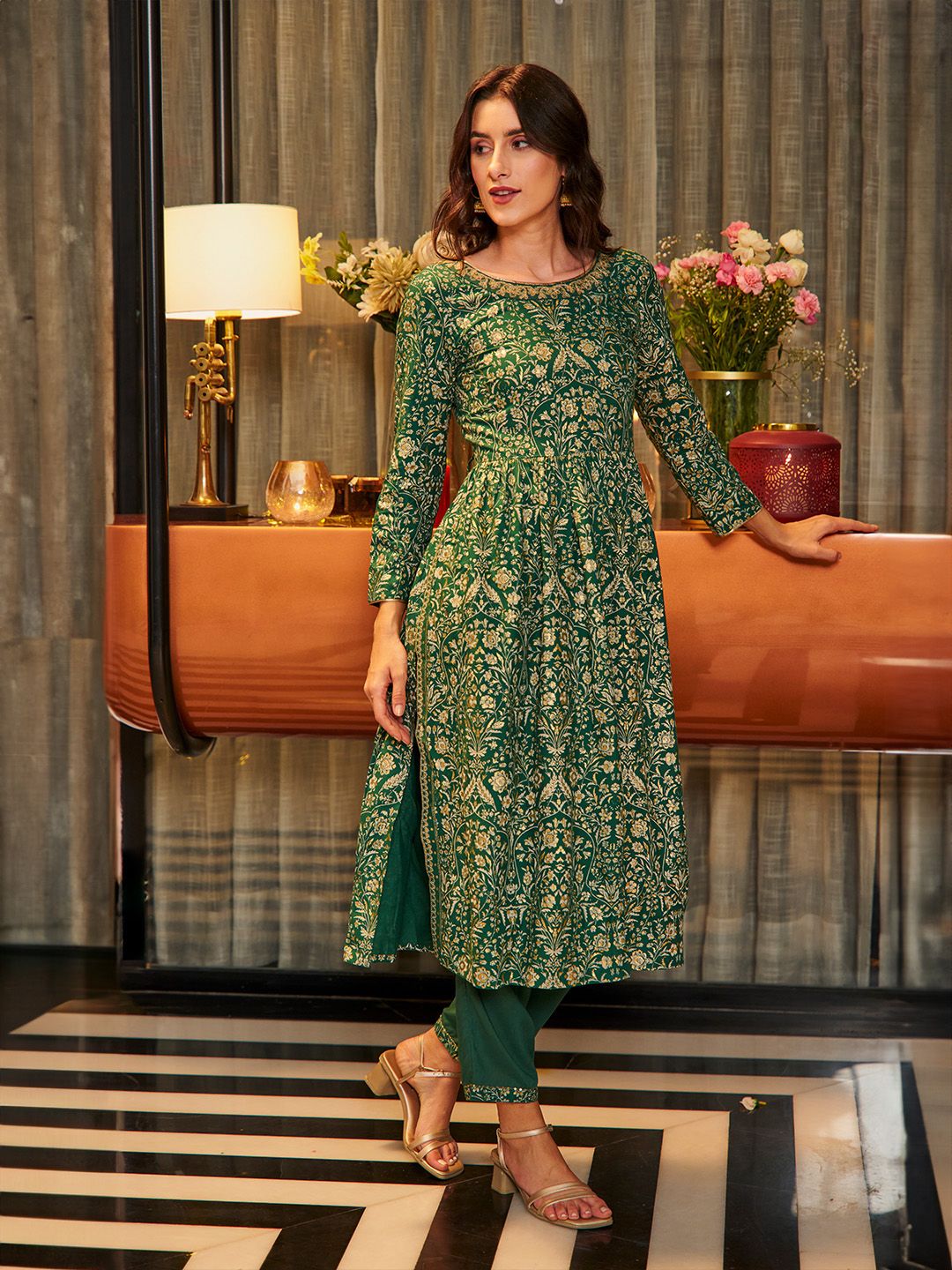 W Floral Printed Straight Kurta With Trousers & Dupatta