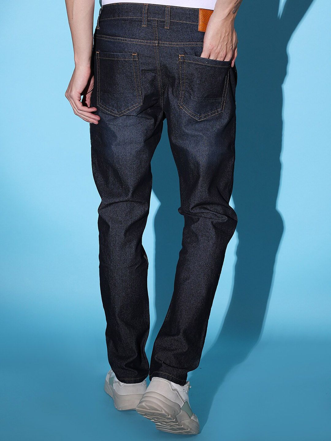 The Indian Garage Co Men Slim Fit Mid-Rise Clean Look Light Fade Stretchable Jeans