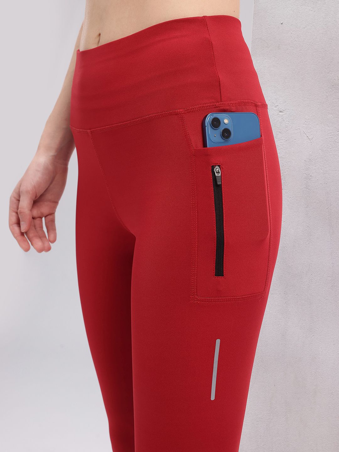 HRX by Hrithik Roshan Women Utility Pockets Rapid-Dry Cropped Mesh Training Tights