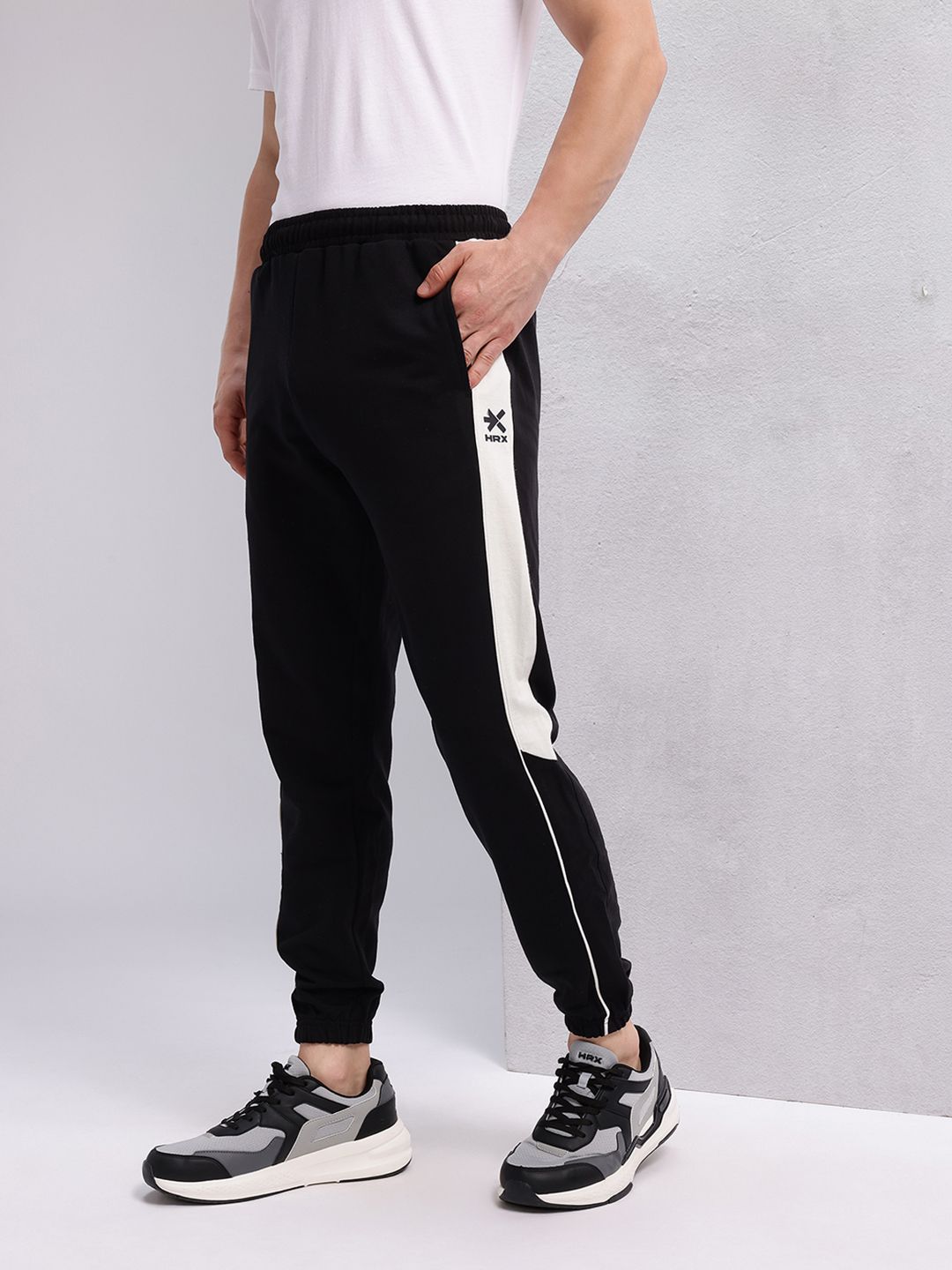 HRX by Hrithik Roshan Men Contrast Side Panel Lifestyle Track Pants