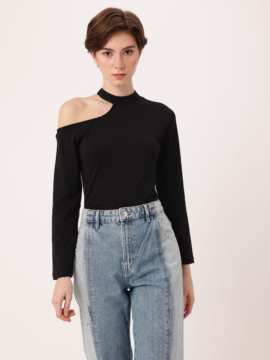 DressBerry Delightful Cold Shoulder Style Regular Top