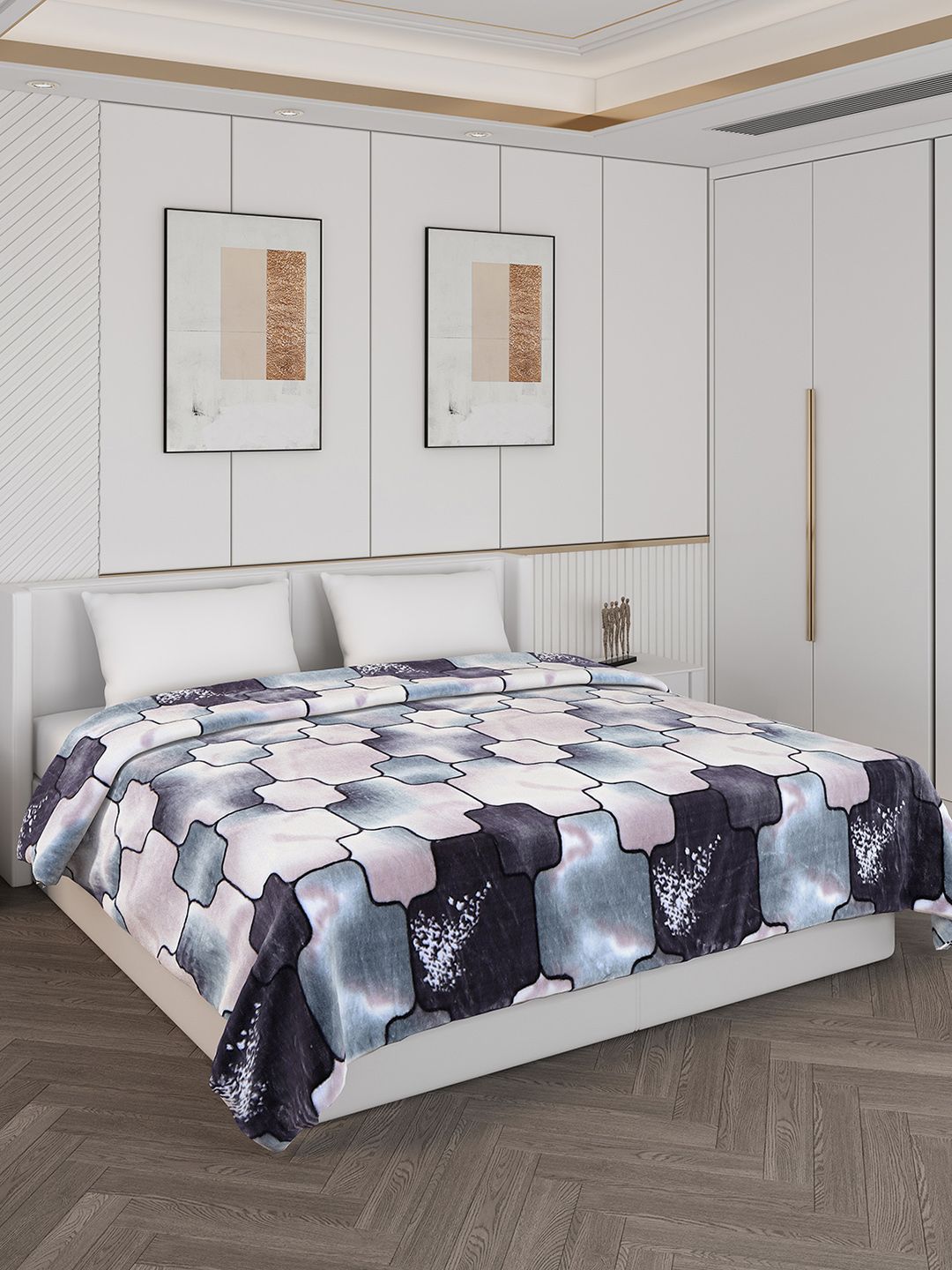 Monte Carlo Blue & Black Geometric Printed Mild Winter 600 GSM Double Bed Blanket
