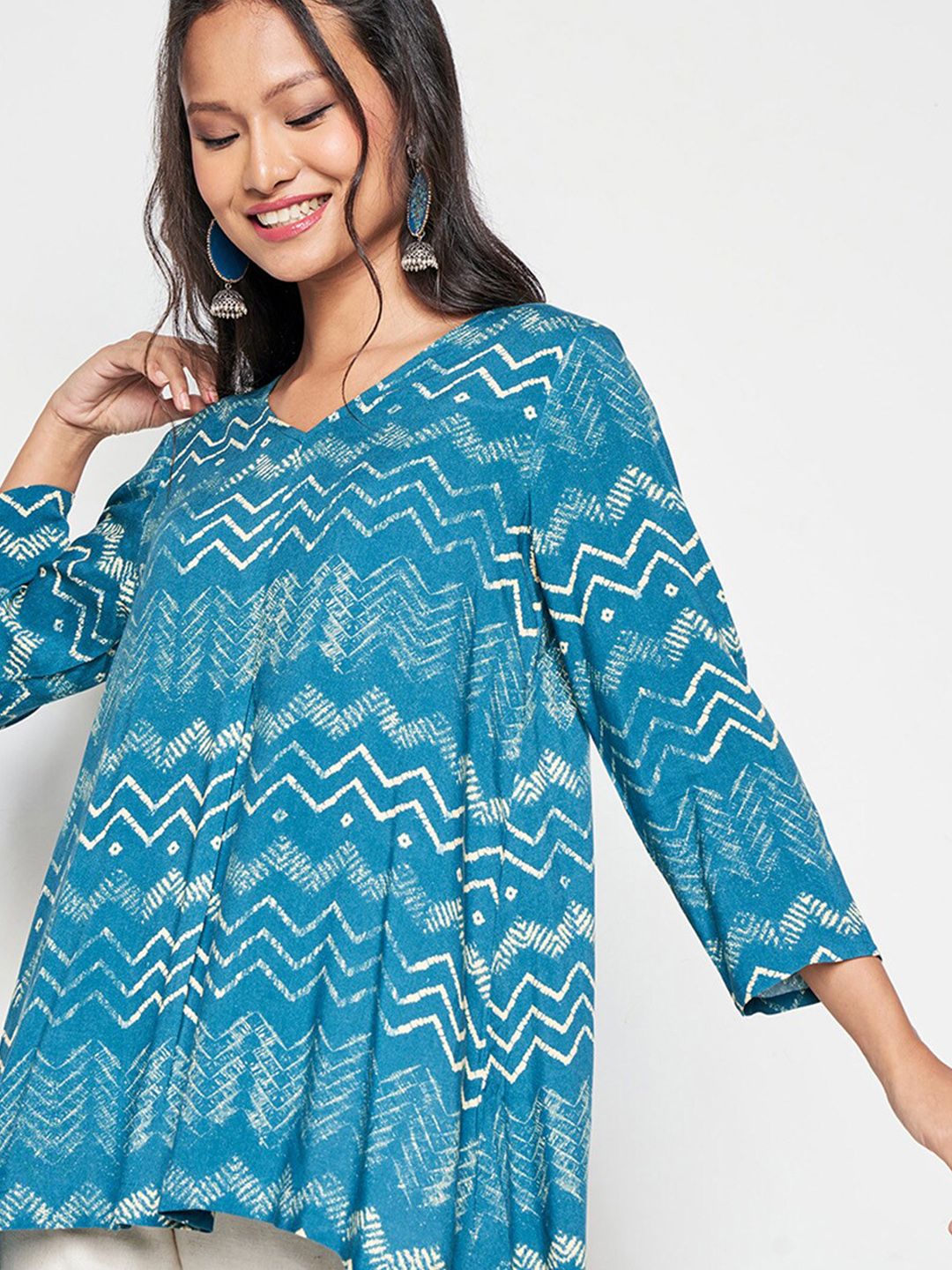 Global Desi Geometric Printed V-Neck A-Line Top