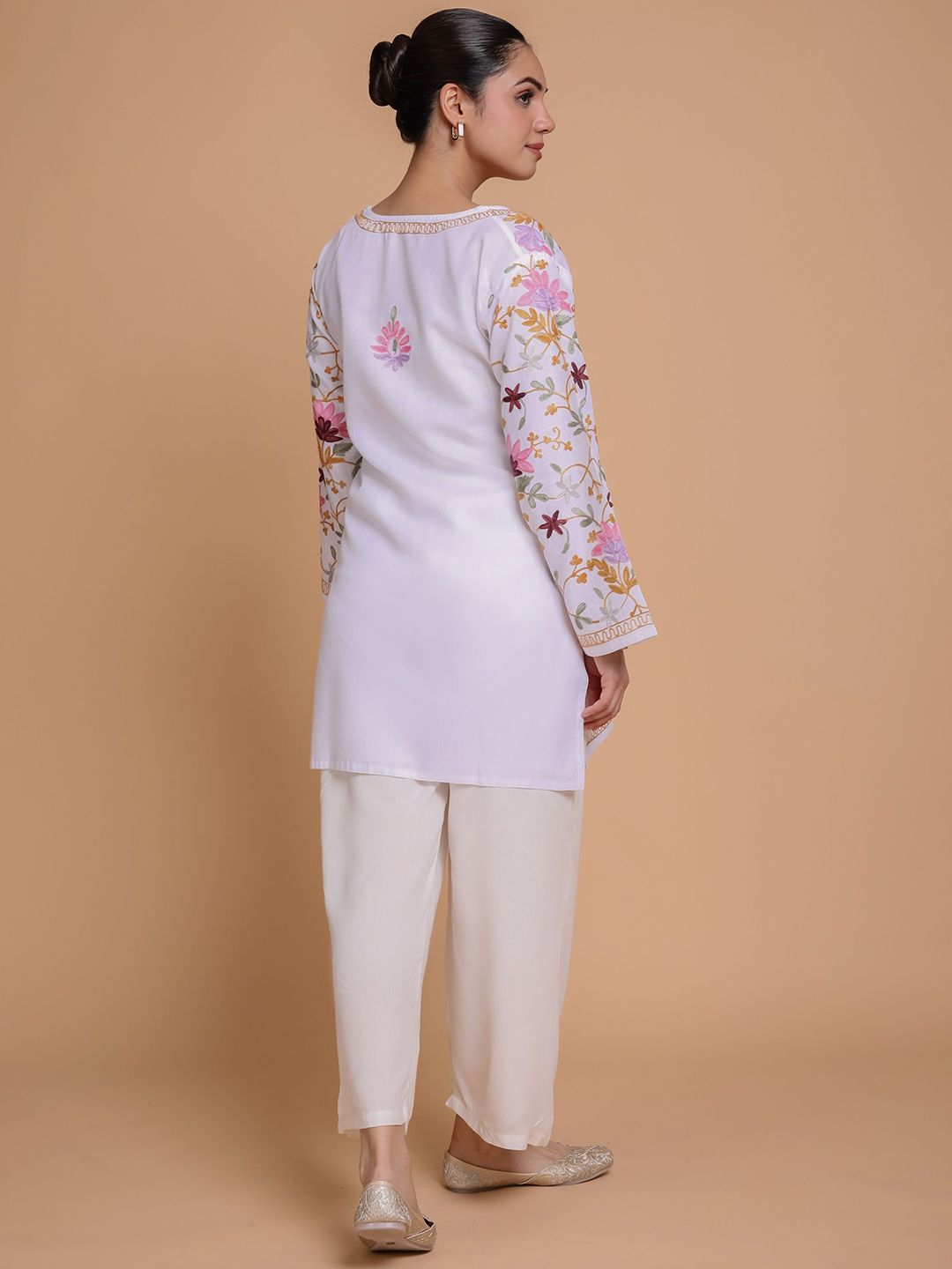 HOUSE OF KARI Floral Embroidered Notch Neck Cotton Straight Kurta