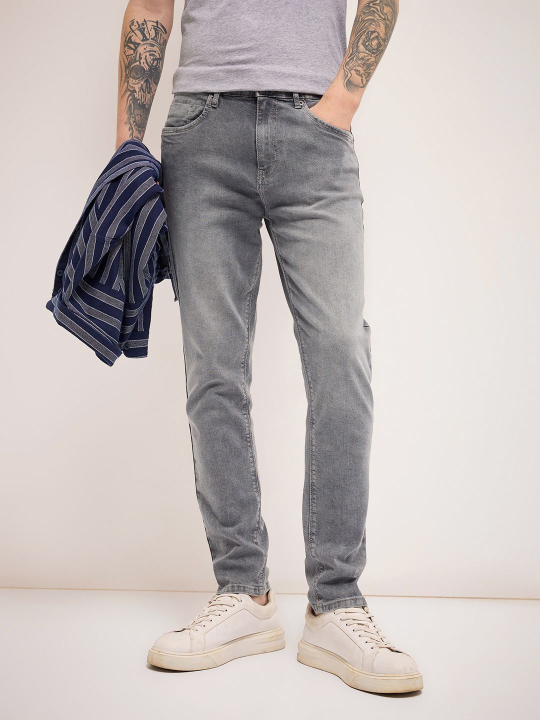 THE BEAR HOUSE Men Slim Fit Light Fade Jeans