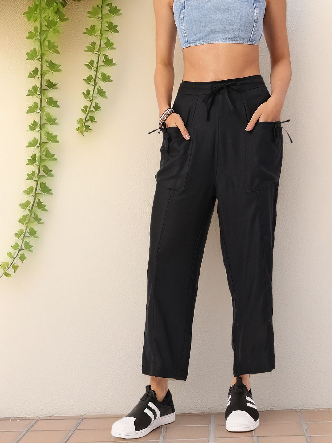 DressBerry Women Urban Influence Relaxed Fit Trousers with Box Pockets