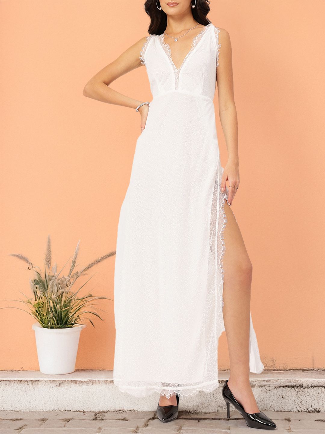 DressBerry Gracefully Glowing High-Slit Sleeveless Lace Maxi Dress