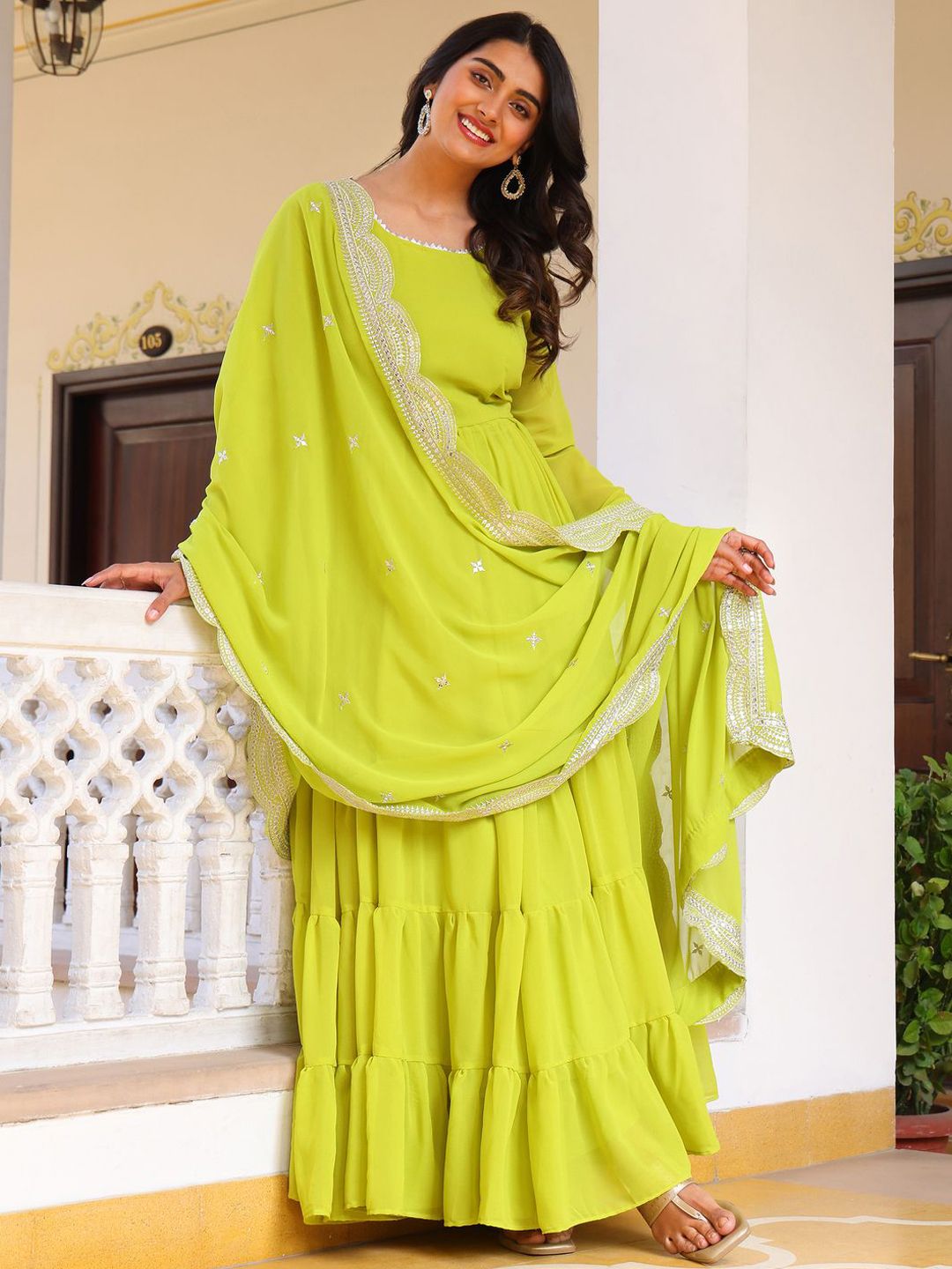 Wanita Kalini berlapis kurta dengan piyama & dengan dupatta