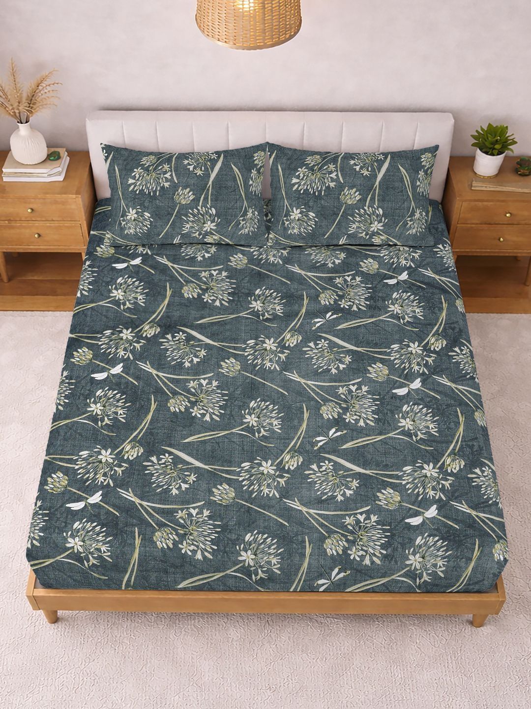 KLOTTHE Green Floral  Printed 300 TC Double Bedsheet with 2 Pillow Covers