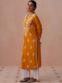Rumah Chikankari Dihiasi Viscose Rayon Kurta Panjang Betis Lurus