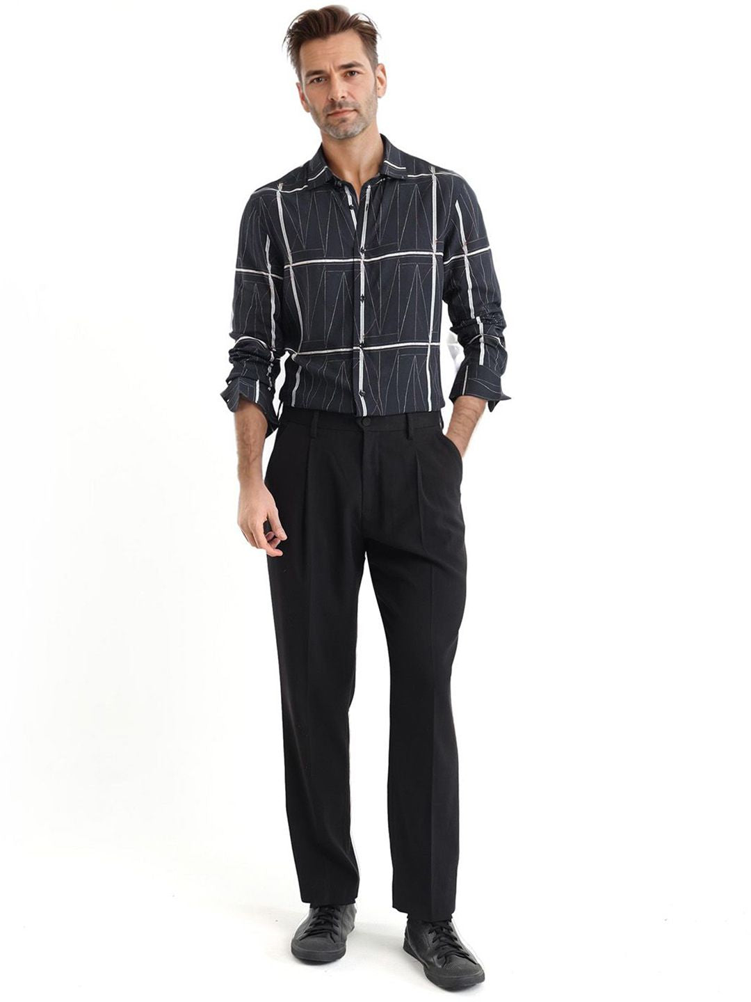 RARE RABBIT Men Comfort Spread Collar Checked Casual Shirt