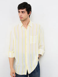 SPYKAR Men Relaxed Fit Spread Collar Vertical Striped Casual Shirt