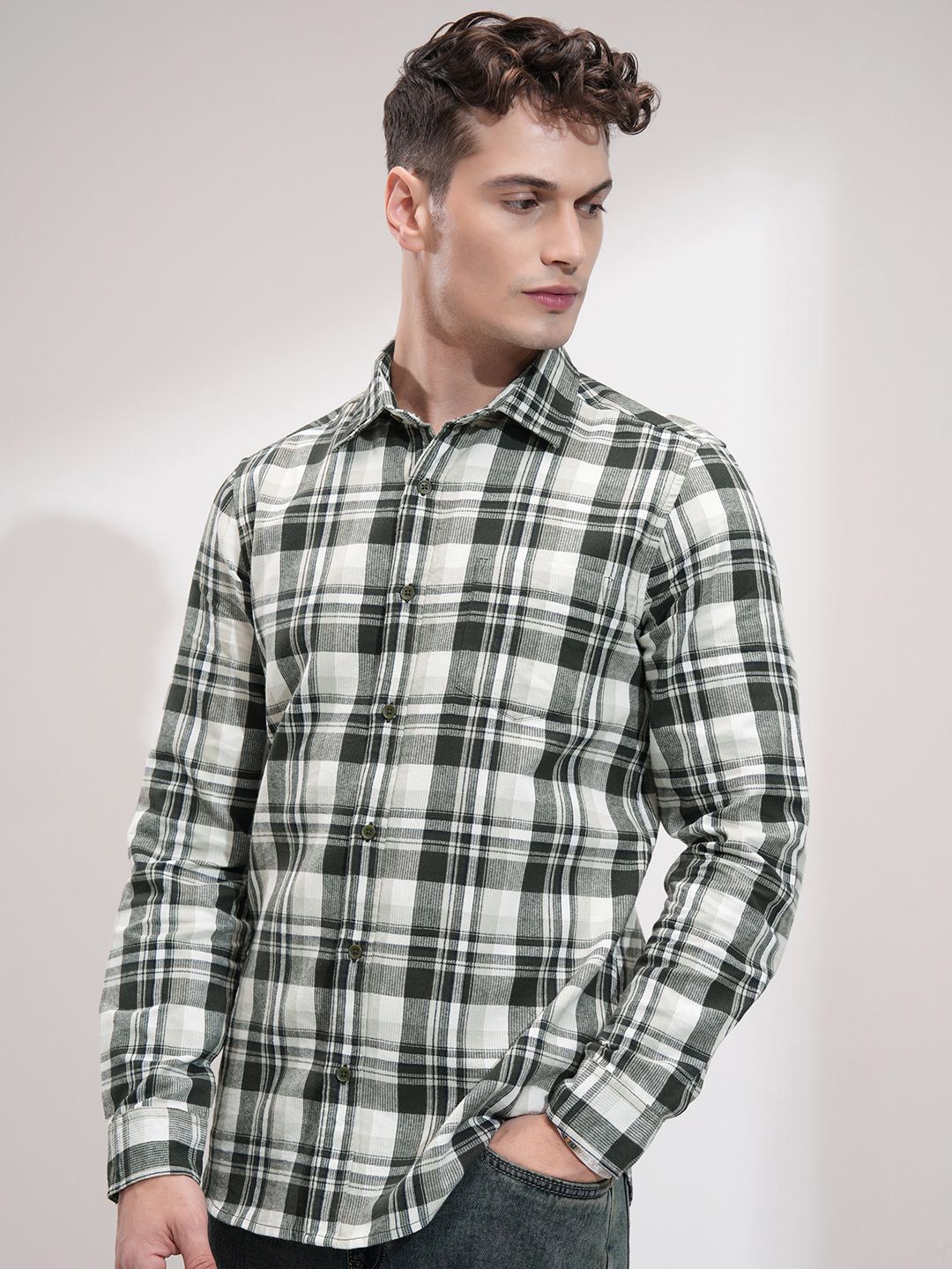 HIGHLANDER Men Opaque Checked Casual Shirt