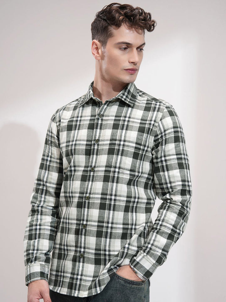 HIGHLANDER Men Opaque Checked Casual Shirt