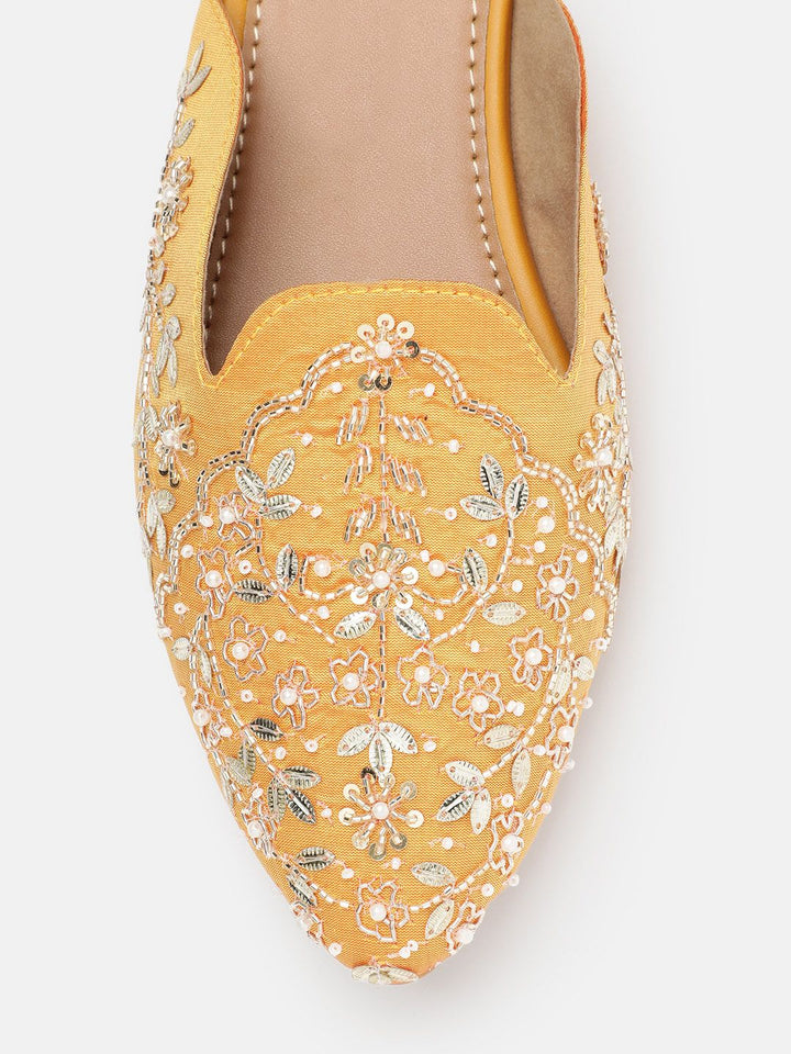 House of Pataudi Women Ethnic Embellished Mules