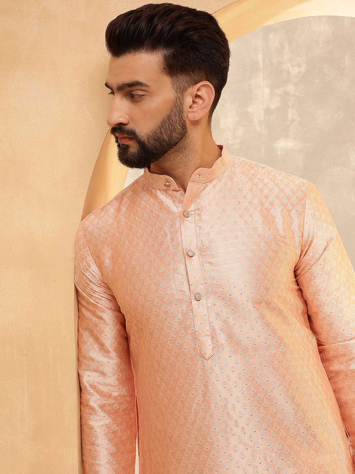 Anouk Peach Motif Etnik Tenunan Rekaan Jalur Kolar Jacquard Kurta Lurus