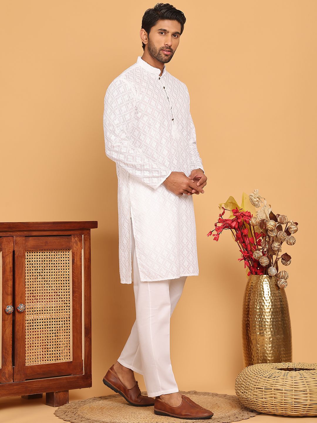 Jompers Floral Embroidered Mandarin Collar Chikankari Pure Cotton Kurta With Pyjama