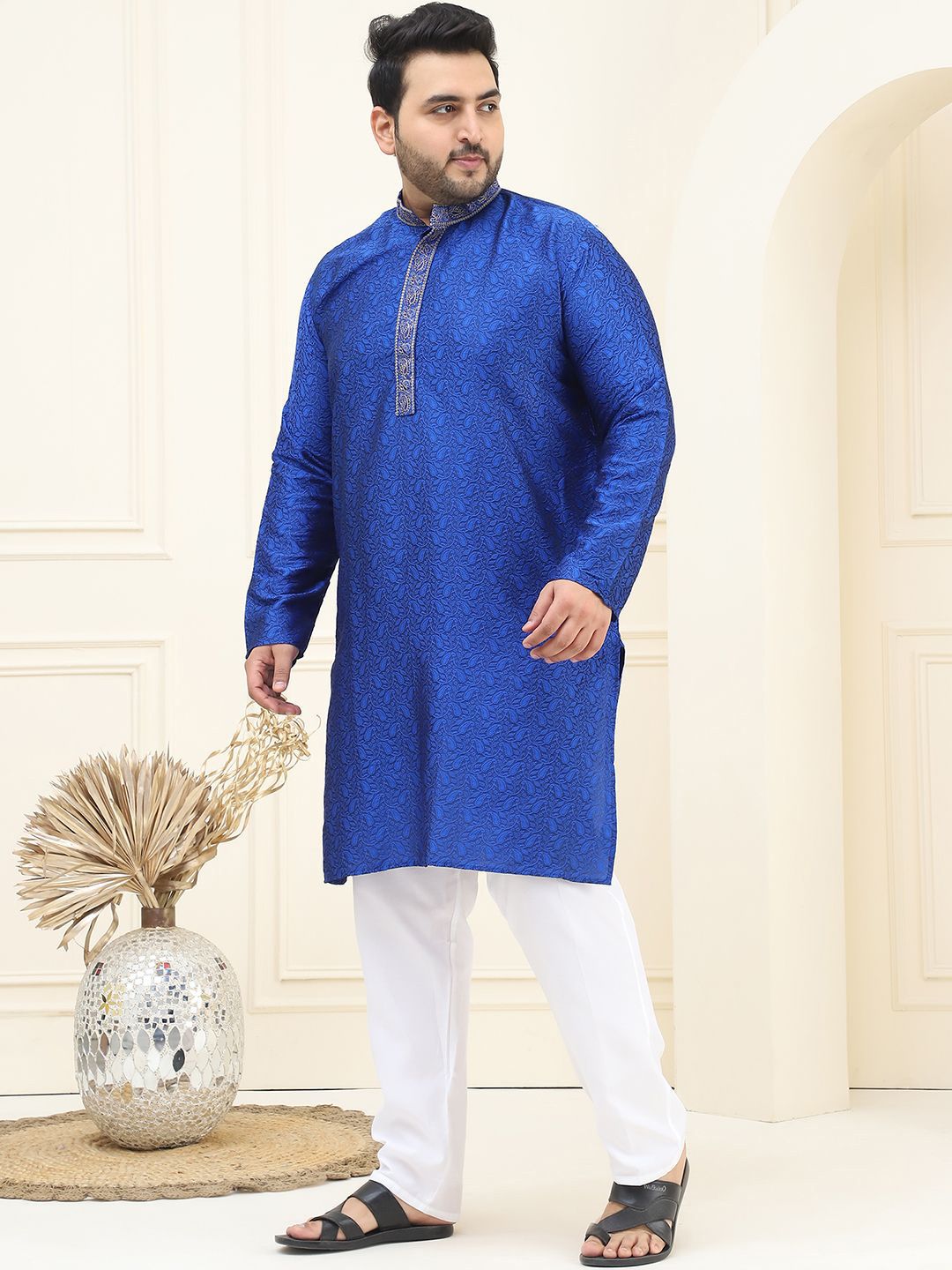 SOJANYA PLUS Woven Design Mandarin Collar Regular Straight Kurta with Pyjamas