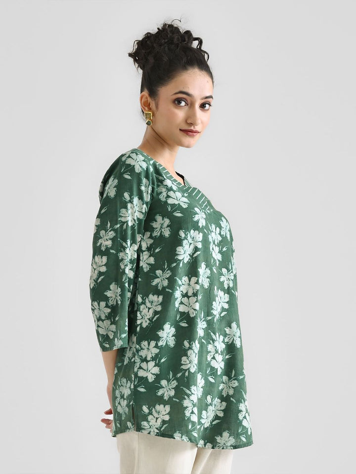 Rustorange Floral Printed V-Neck Pure Cotton Kurti