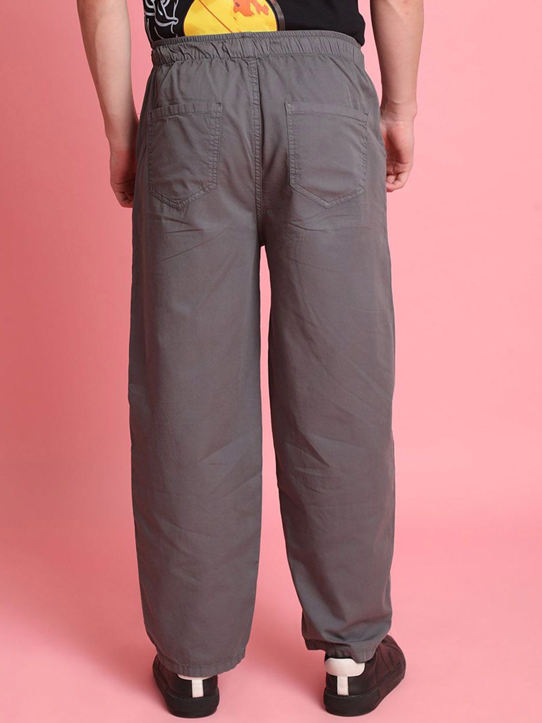 Bene Kleed Men Baggy Fit Pleated Chinos Trousers