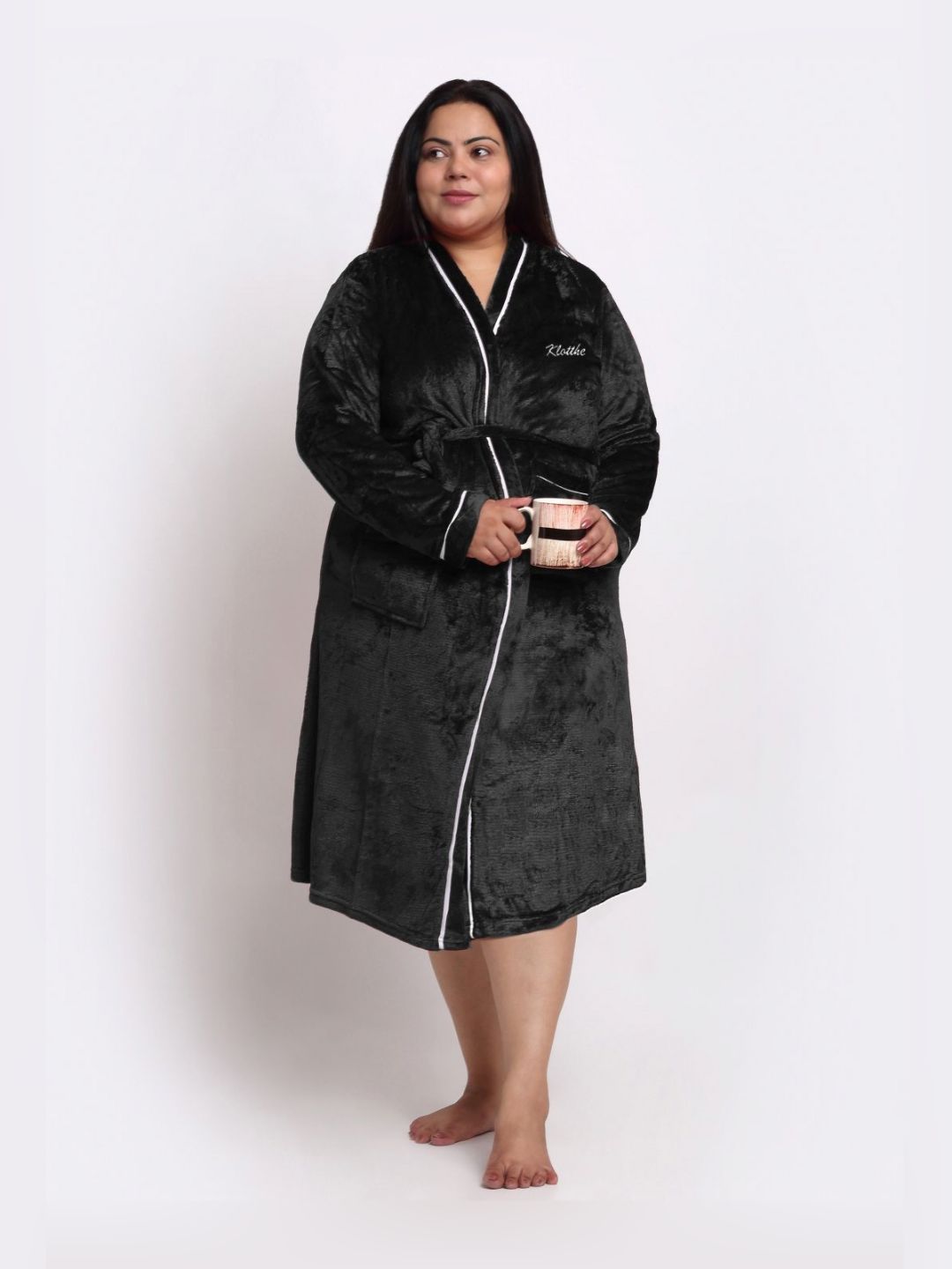 KLOTTHE Plus Size Black & White Woollen Long Sleeves Bath Robe With Belt