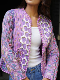 Jaket Berkuilt Bunga Wanita House of Chikankari dengan Sulaman