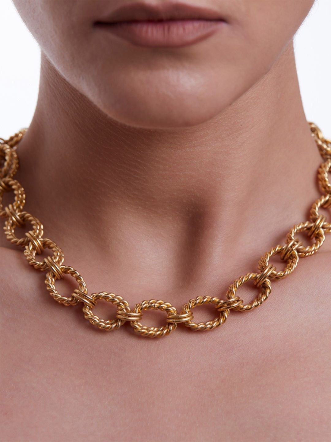 Rantaian bergaya asin menghubungkan kalung minimum