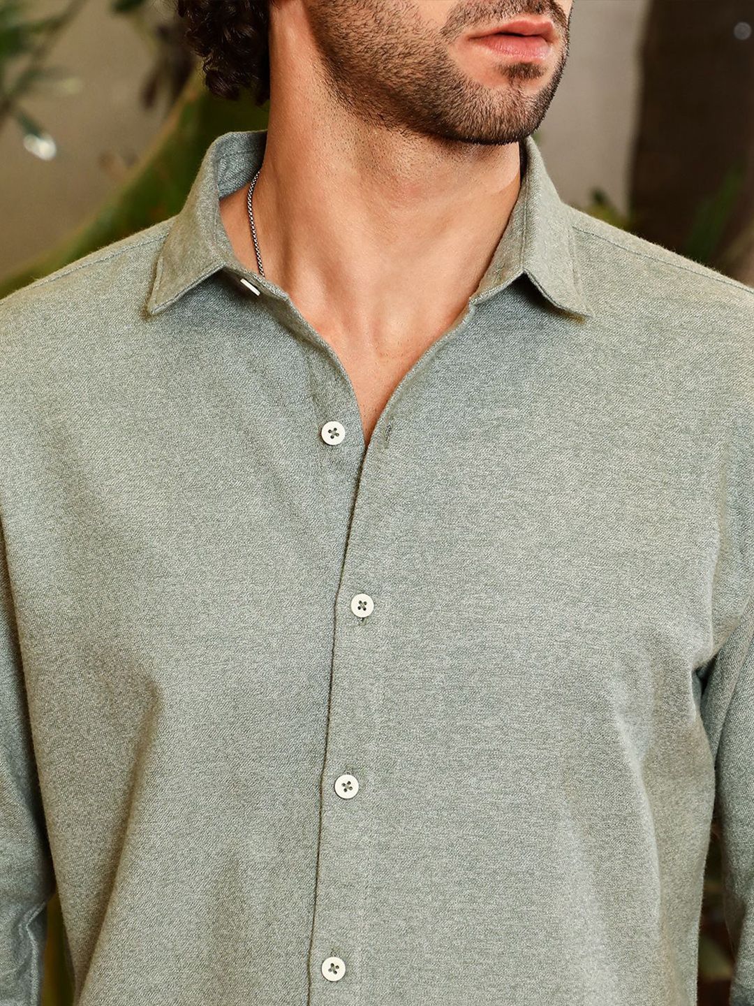 Campus Sutra Men Classic Fit Spread Collar Solid Cotton Casual Shirt