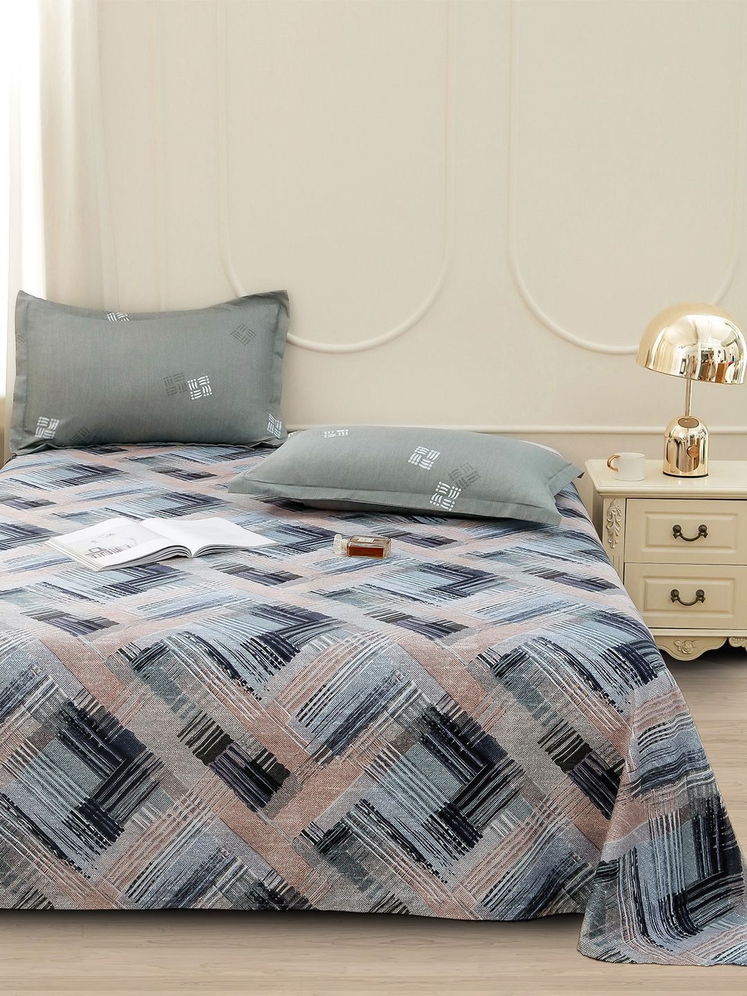 Story@home Grey Abstract Printed 240 TC Satin Finish Queen Bedsheet Set