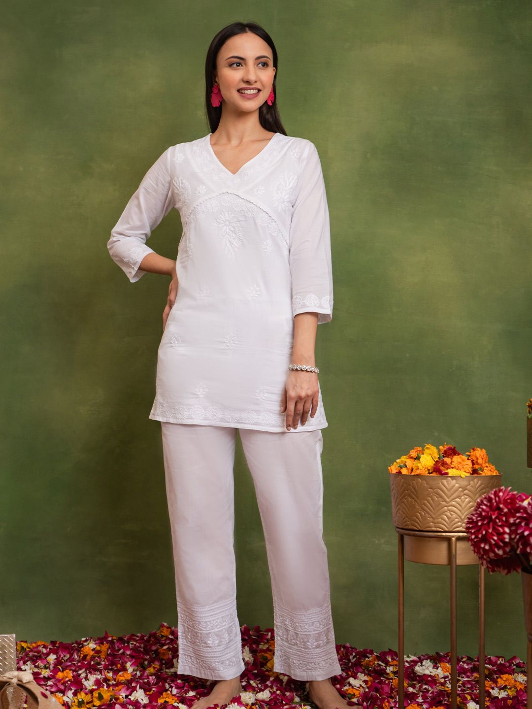HOUSE OF KARI Floral Embroidered V-Neck Cotton Chikankari Short Kurta