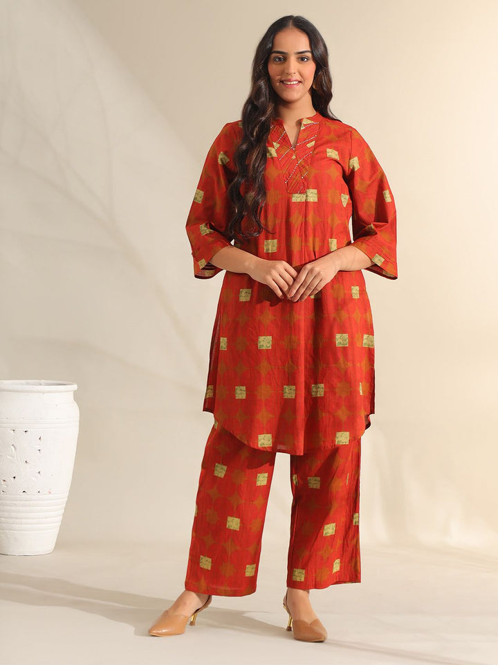 Mamicha Women Printed Regular Thread Work Pure Cotton Kurta with Palazzos