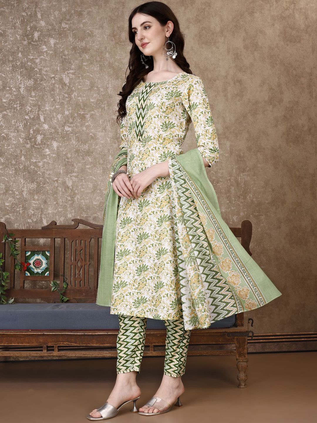 KALINI Floral Printed Regular Straight Kurta With Trousers & Dupatta