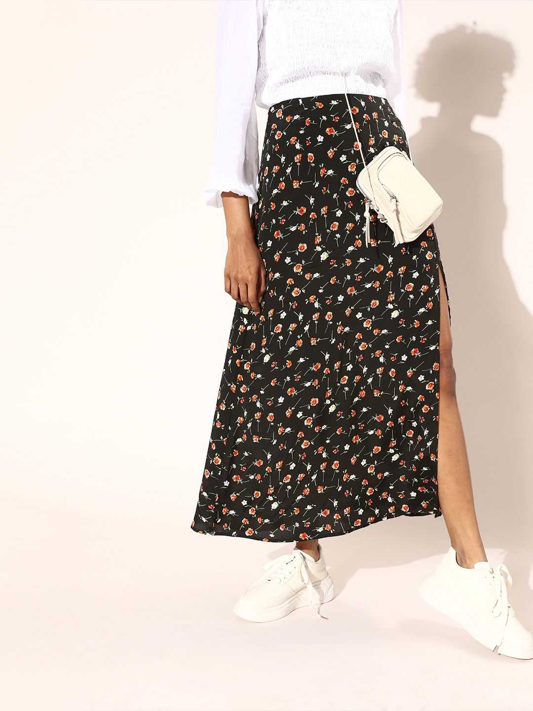 Berrylush Women Black Floral Floral Fantasy Skirt